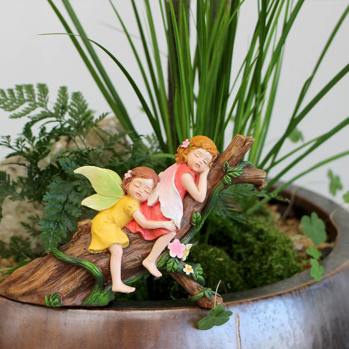 Sleeping Flower Fairy Resin Figurine – Decorative Ornament for Garden, Courtyard, and Flower Pot