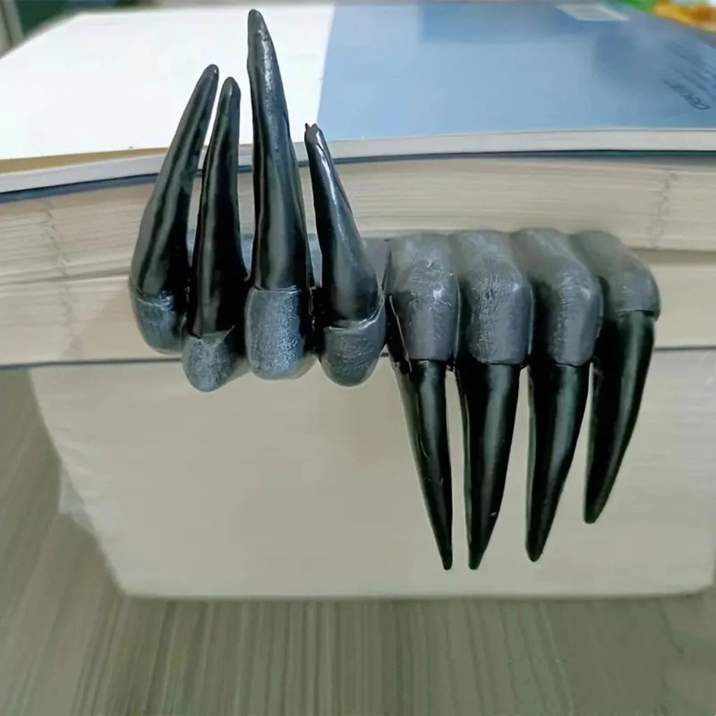 Creative Resin Hand Figurine – Decorative Desktop Bookmark and Bookshelf Ornament