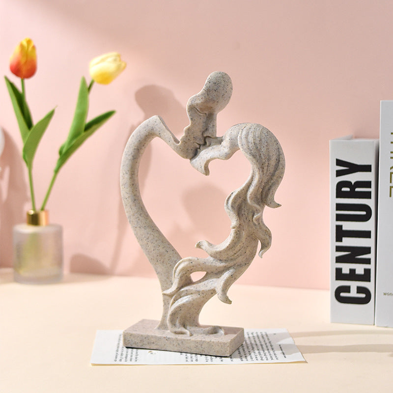 Abstract Kissing Couple Resin Ornament – Modern Minimalist Home & Wedding Decoration